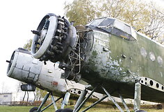Senas An-2 lėktuvas Panevėžio aerodrome