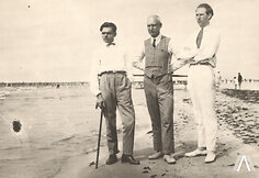 A.Gricius su S.Santvaru ir A. Vienuoliu Palangoje 1930 m.
