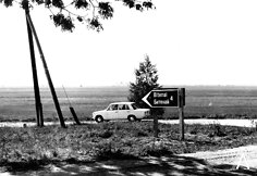 V. Kauneckas važiuoja į M. Jankaus tėvi&scaron;kę.