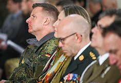 Vilniaus Arkikatedroje Bazilijoje buvo aukojamos &Scaron;v. Mi&scaron;ios už Pabradės poligone dingusius karius