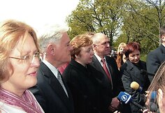 Oficialaus sertifikato, liudijančio Kernavės archeologinės vietovės įtraukimą į UNESCO paveldo sąrašą, įteikimo ceremonija