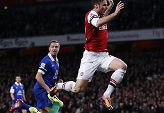 Olivieris Giroud asir Timas Howardas