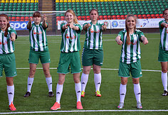 Vaida Grikšaitė-Česnauskienė su „Žalgirio“ futbolininkėmis