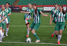 Vaida Grikšaitė-Česnauskienė su „Žalgirio“ futbolininkėmis