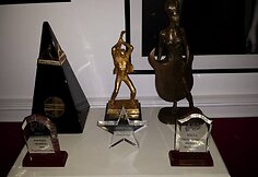 Sashos Song laimėti apdovanojimai