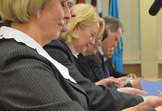 Gimnazijos direktorė ir auk&scaron;tųjų mokyklų atstovai
