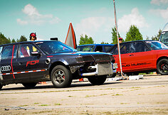 Automobilių traukos lenktynės Kazlų Rūdos aerodrome