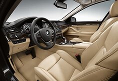 BMW 5 serijos sedano interjeras 