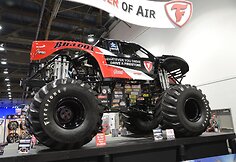 SEMA 2013: lenktyniniai automobiliai 