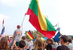 Nacionalinės buriavimo akademijos auklėtiniai atstovauja Lietuvos nacionalinę rinktinę RS Feva jachtų klasės pasaulio čempionate