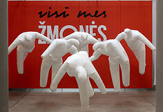 ŽMONĖS ore: Kęstučio Svirnelio instaliacija „Art Vilnius“ mugėje