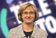 Prie&scaron; savaitę laimėtą automobilį &bdquo;Peuegeot 208&ldquo; atsiėmė biologė Aurelija Violeta Dautartienė i&scaron; Vilniaus.