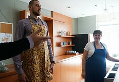 Jonas Valančiūnas padėjo gaminti cepelinus
