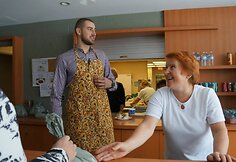 Jonas Valančiūnas padėjo gaminti cepelinus