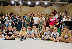 Džiugų bendro gimtadienio šventės akimirka