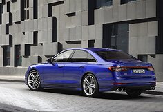 „Audi S8“