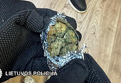 Uostamiesčio teisėsauga sulaikė asmenis, pas kuriuos rasta galimai narkotinių medžiagų