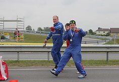 &bdquo;ENEOS 1006 km&ldquo; lenktynių dalyvių parado akimirka