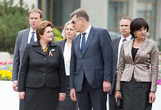 Valstybės vėliavos pakėlimo ceremonija Nepriklausomybės aikštėje