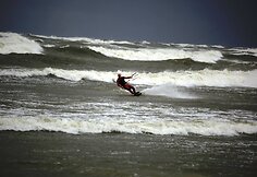 Artūro Dudėno triukai su jėgos aitvarais