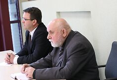 Pusiaukelės namai