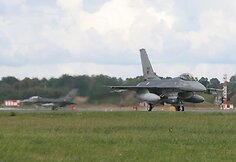 NATO bazėje nusileido šeši Portugalijos naikintuvai F-16
