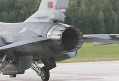 NATO bazėje nusileido šeši Portugalijos naikintuvai F-16