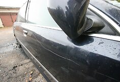 Šiauliuose supleškintas „Audi“ limuzinas