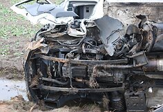 Joni&scaron;kio aplinkkelyje naktį per avariją žuvo jaunas vairuotojas