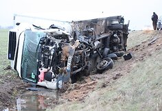 Joni&scaron;kio aplinkkelyje naktį per avariją žuvo jaunas vairuotojas