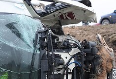 Joni&scaron;kio aplinkkelyje naktį per avariją žuvo jaunas vairuotojas