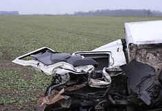 Joni&scaron;kio aplinkkelyje naktį per avariją žuvo jaunas vairuotojas
