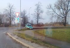 Šiauliuose sankryžoje susidūrė „VW Golf“ ir „Renault Scenic“