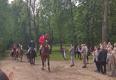 Žagarės dvare – trofėjų paroda su lapių medžioklės imitacija