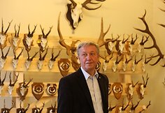 Žagarės dvare – trofėjų paroda su lapių medžioklės imitacija