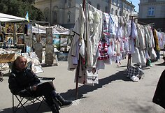 Ukraina -  nuo mėlynai geltonų konteinerių iki &bdquo;banderininkų&ldquo; barų