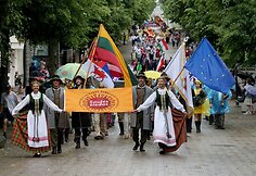 &Scaron;iauliuose prasidėjo savaitę truksiantis fesivalis &bdquo;Saulės žiedas&ldquo;