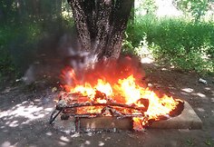 Vilniuje degė čiužinys ir šiukšlės