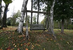 Galinos Dauguvietytės urna su palaikais liks po klevu senelių ir tėvų sodyboje
