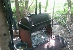 Girkalnio seniūnijoje pareigūnai rado naminės degtinės gamybos vietą