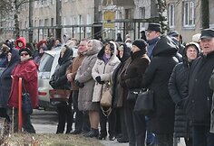 Plungė ir visa Lietuva atsisveikina su žiauriai nužudyta Ieva Strazdauskaite