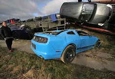 Prie Joni&scaron;kio nuo kelio nuvirto autovežis su &scaron;e&scaron;iais brangiais automobiliais