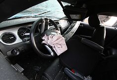 Prie Joni&scaron;kio nuo kelio nuvirto autovežis su &scaron;e&scaron;iais brangiais automobiliais