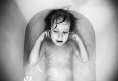 Lietuvos ir pasaulio pripažinimo sulaukusi Vėtrės Antanavičiūtės fotografijų paroda &bdquo;Lietaus vaikai&ldquo;