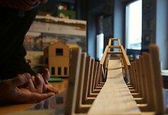 Pėsčiųjų tiltas į Kėdainių senamiesčio širdį – autorinė istorinės temos interpretacija. Architektai: J.R.Palys ir I.Palytė-Veilandienė