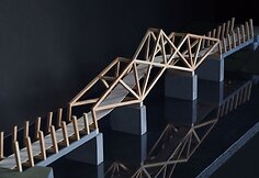 Pėsčiųjų tiltas į Kėdainių senamiesčio širdį – autorinė istorinės temos interpretacija. Architektai: J.R.Palys ir I.Palytė-Veilandienė
