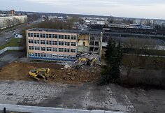 Griaunamas &bdquo;Panevėžio autobusų parkas&ldquo; administracijos pastatas 