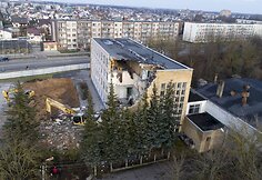 Griaunamas &bdquo;Panevėžio autobusų parkas&ldquo; administracijos pastatas 