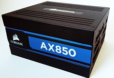 „Corsair AX 850“ su mėlynu magnetuku