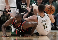 &bdquo;Milwaukee Bucks&ldquo; krep&scaron;ininkai antrą kartą palaužė &bdquo;Raptors&ldquo;.